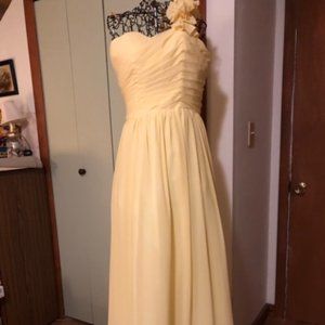 Yellow One-shoulder Floor Length Gown